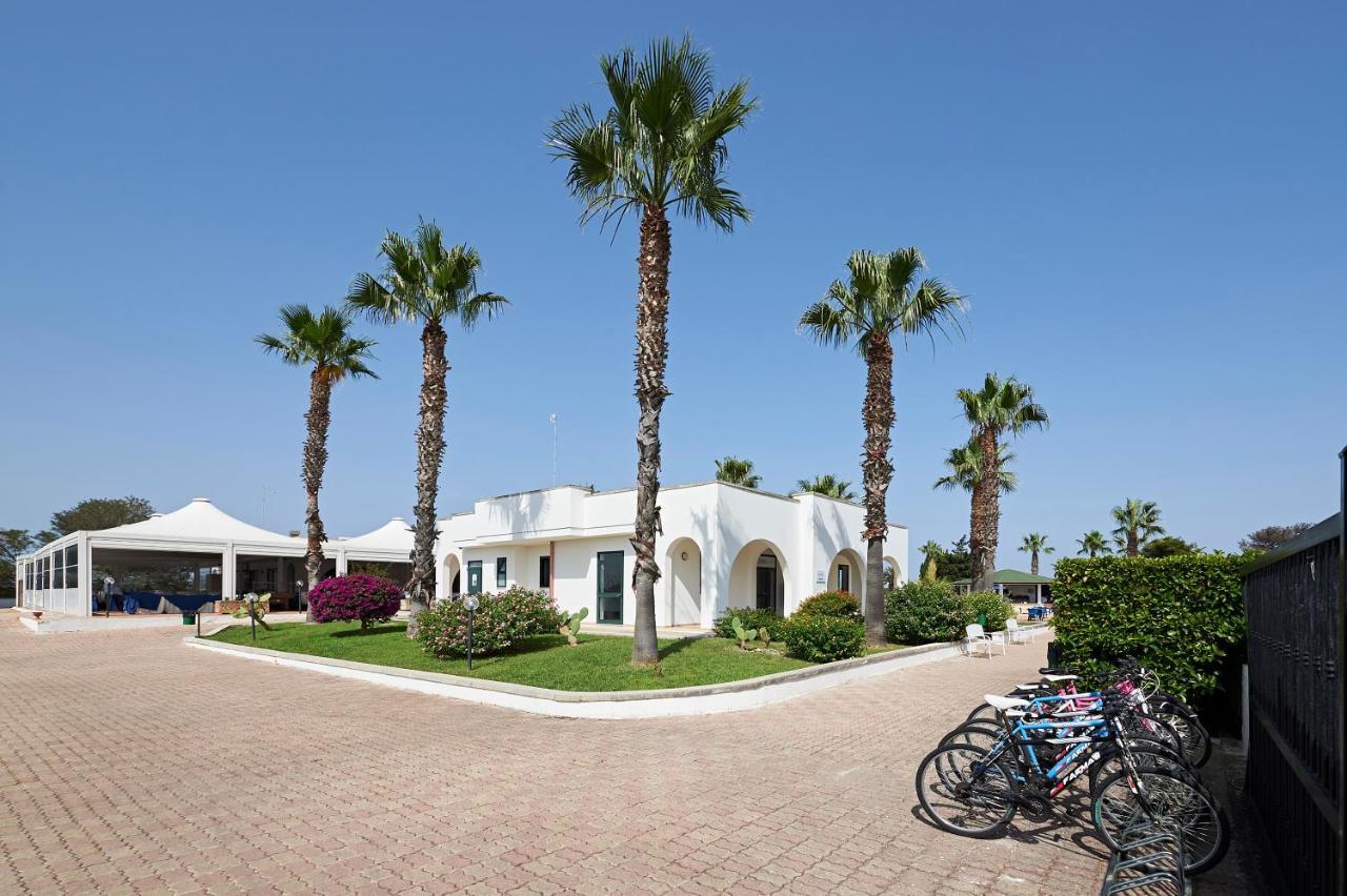 Alba Azzurra - Cdshotels Torre dell'Orso Exterior photo